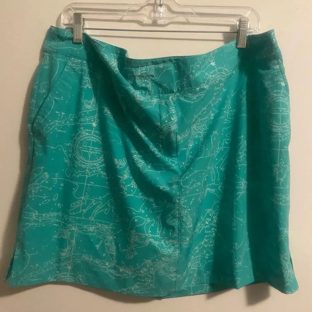 IZOD Green/White Golf front zip skort, size 18